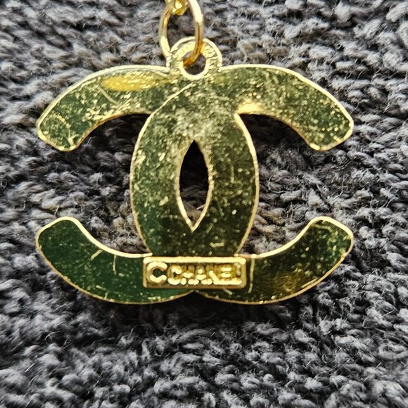 Elegant Gold and Pearl Charm - Picture 2 of 2